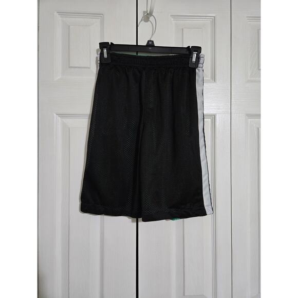 Starter large 10/12 boys reversible basketball shorts - Picture 1 of 6